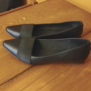 Women's Simply Vera Vera Wang Black Flats; size 7.5 med